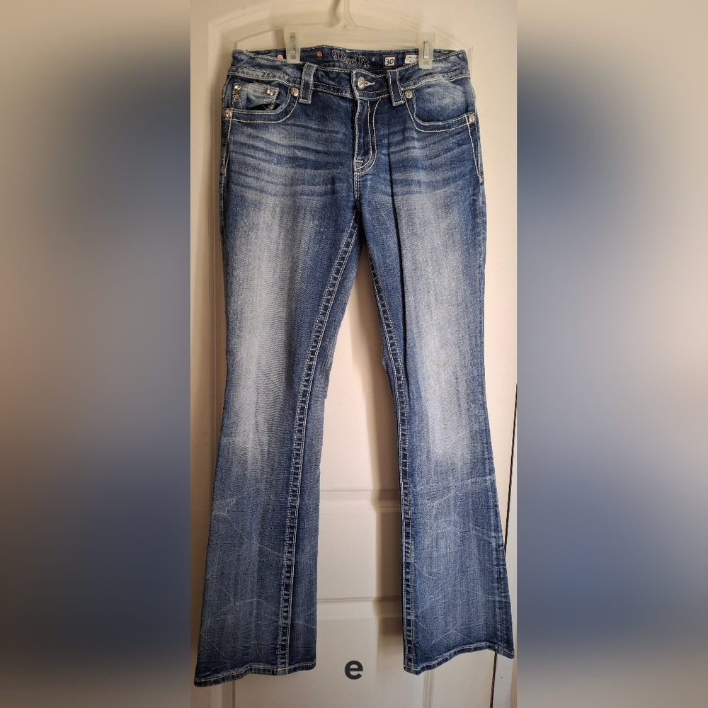 Miss Me Blue Jeans with Silver Accents Low Waist Sz 30 Casial Boho Western Rodeo